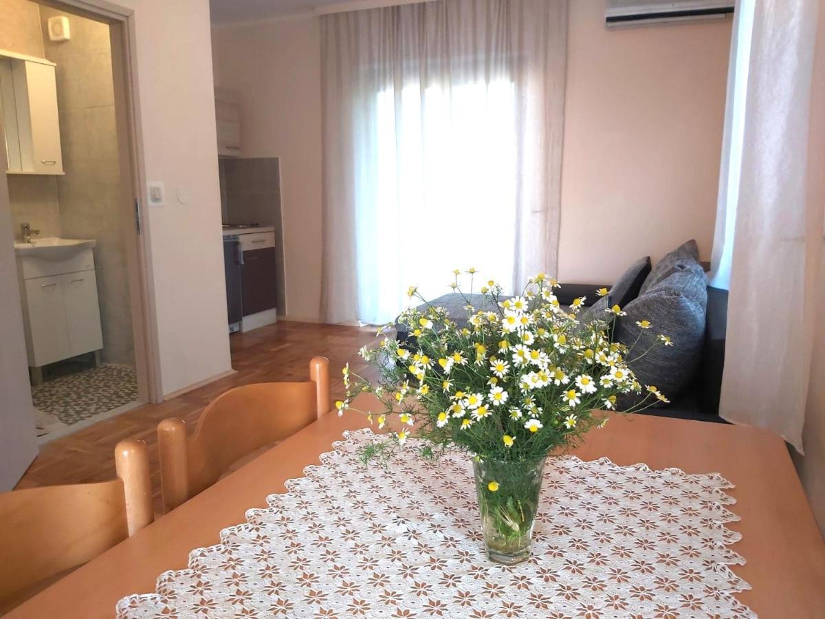 Apartmani Svitlana Sukosan Luaran gambar