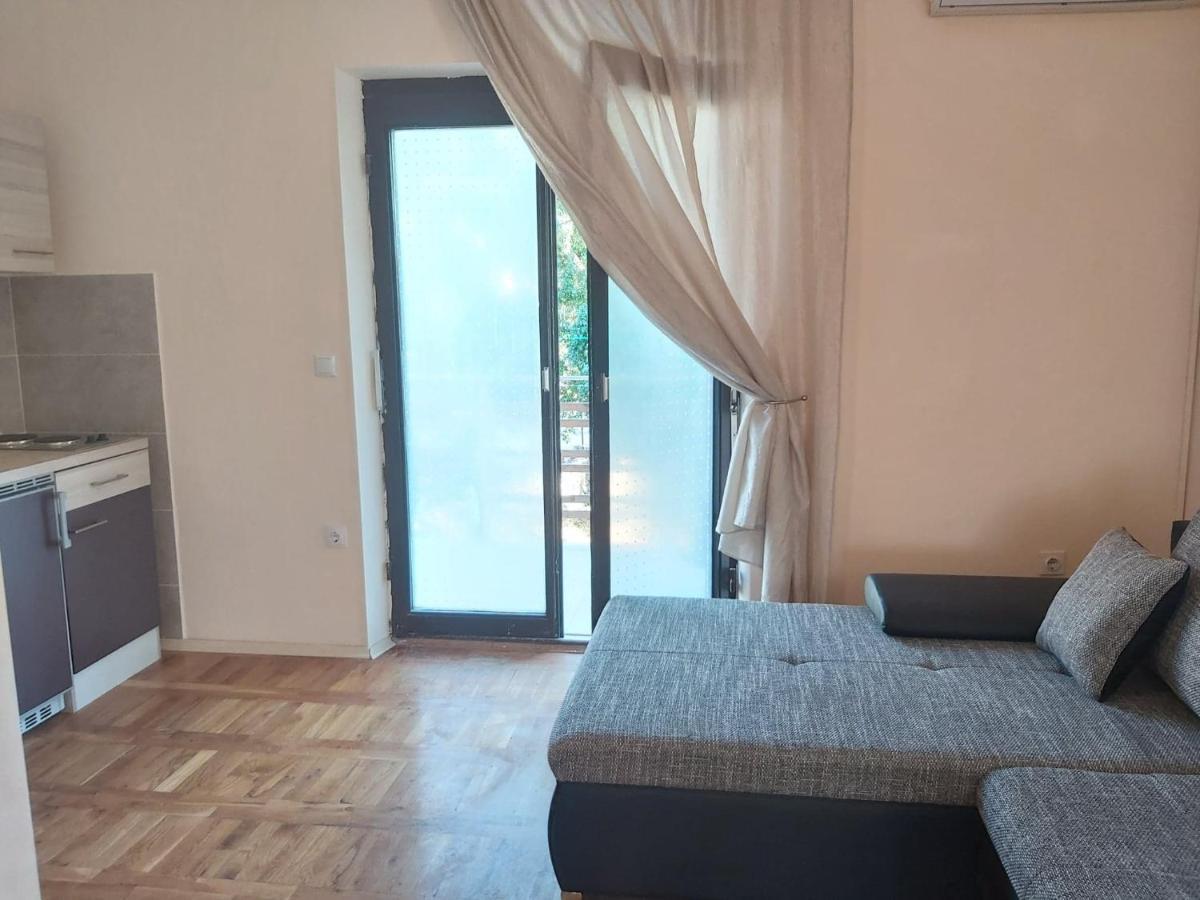 Apartmani Svitlana Sukosan Luaran gambar